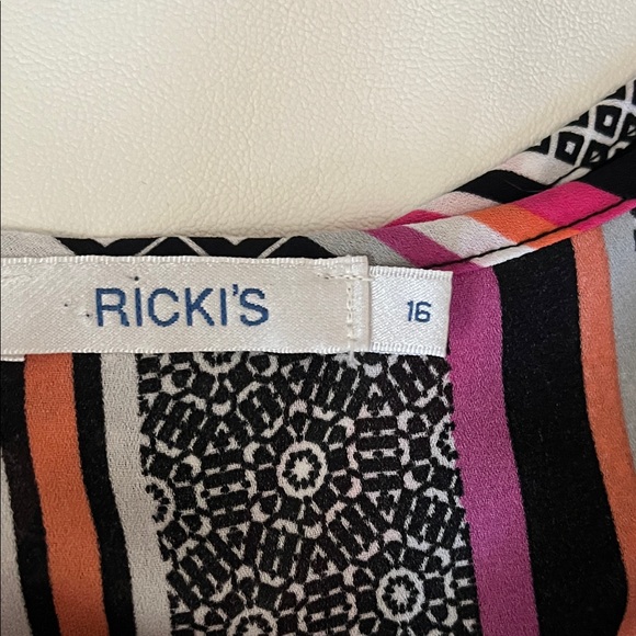 Ricki's Multicolor Patterned Top - Picture 2 of 3